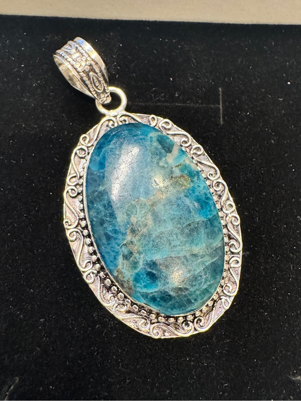 925 Sterling Silver blue Apatite Gemstone Oval Pendant Necklace -